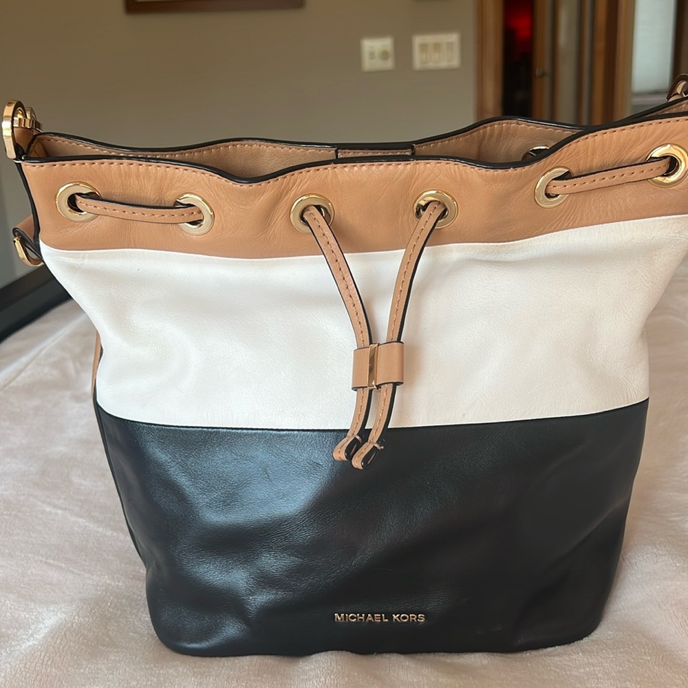 Michael Kors medium bucket bag